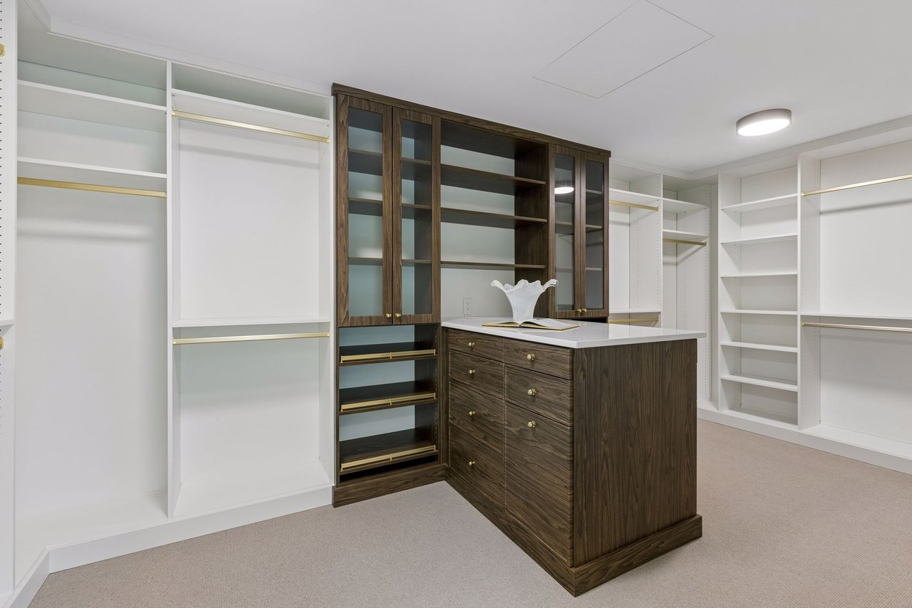 4909 Rolling Green Pkwy, Edina