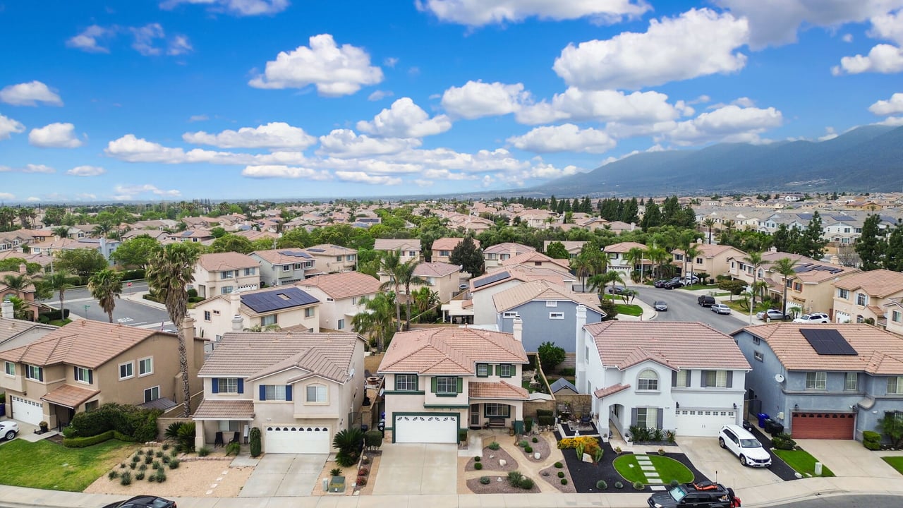 5744 Tamarisk Way
