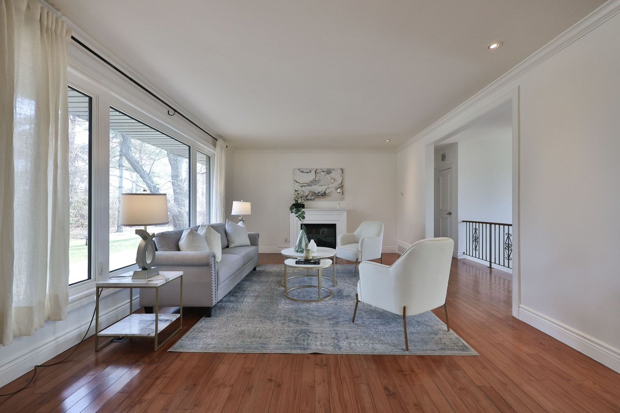 1439 Larchview Trail