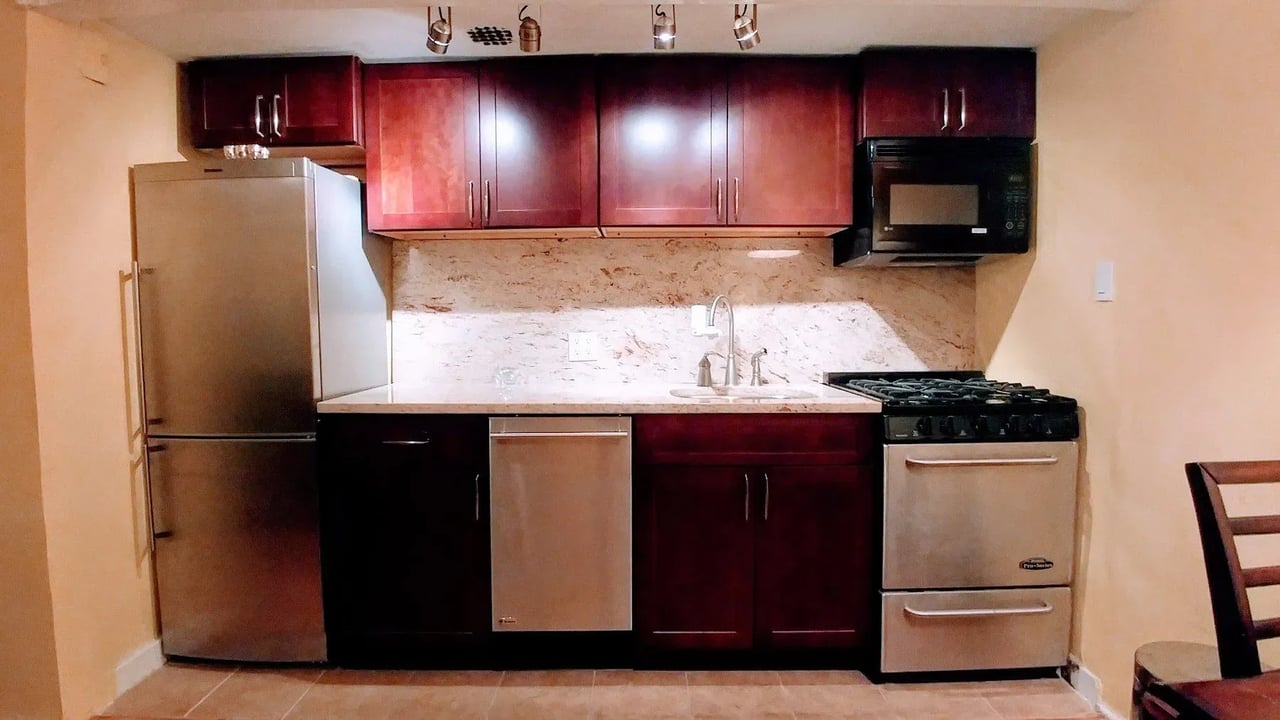 140 East 28th St #1H