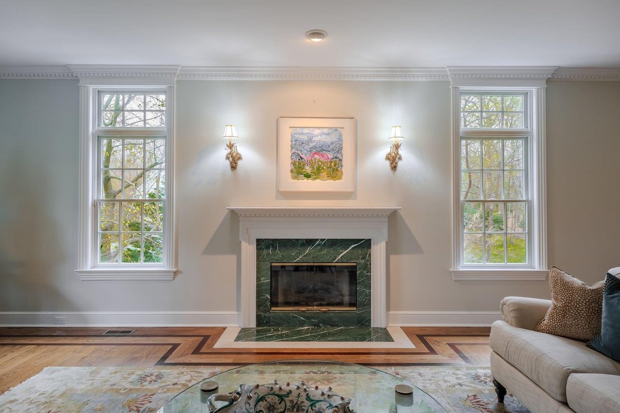 51 Lloyd Ln