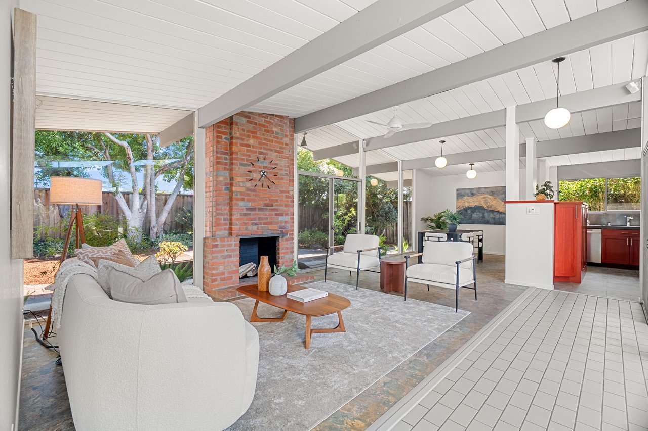 747 Duncardine WAY