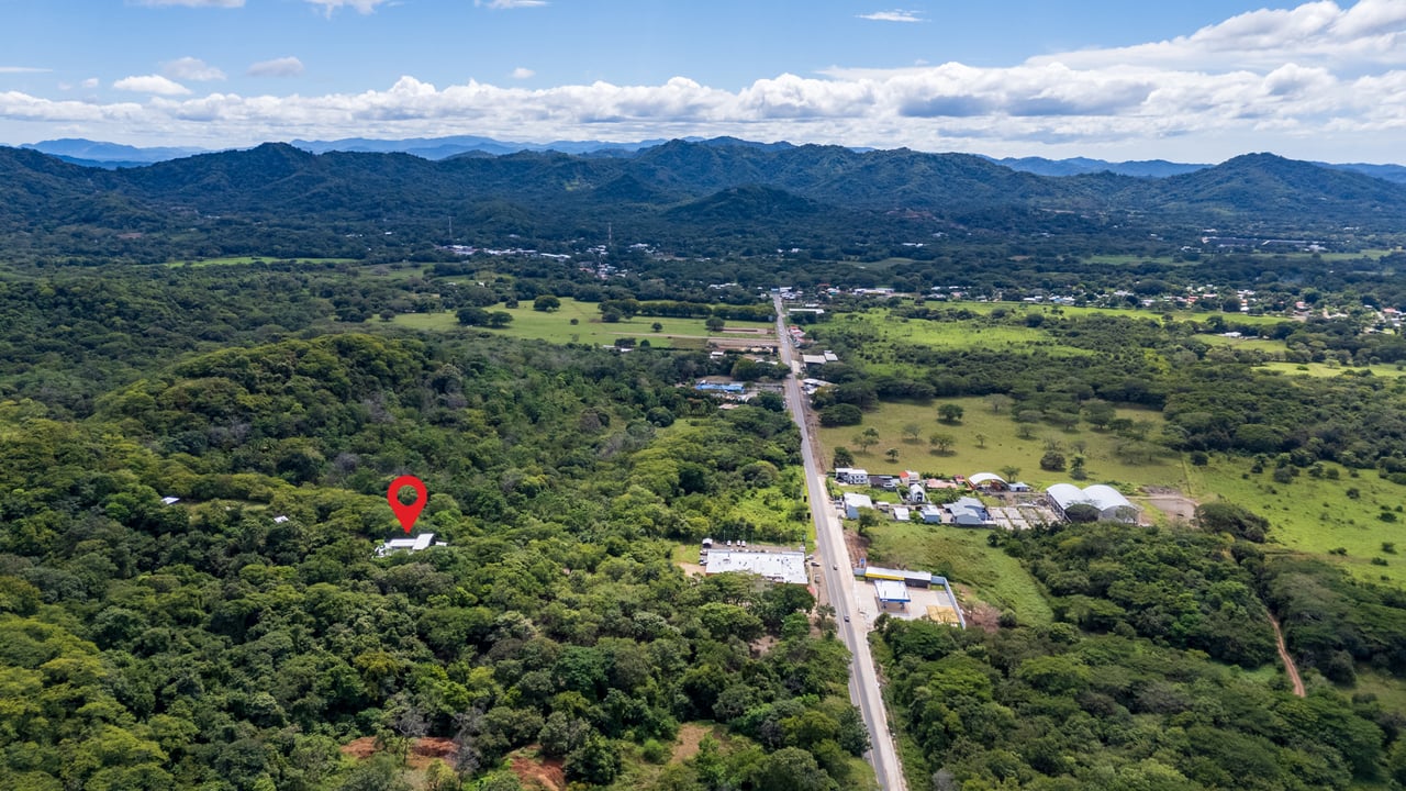 Casa Brillante & Casita Cinco Playas | Modern Home with Guest Casita, Pool & Mountain Views in Huacas