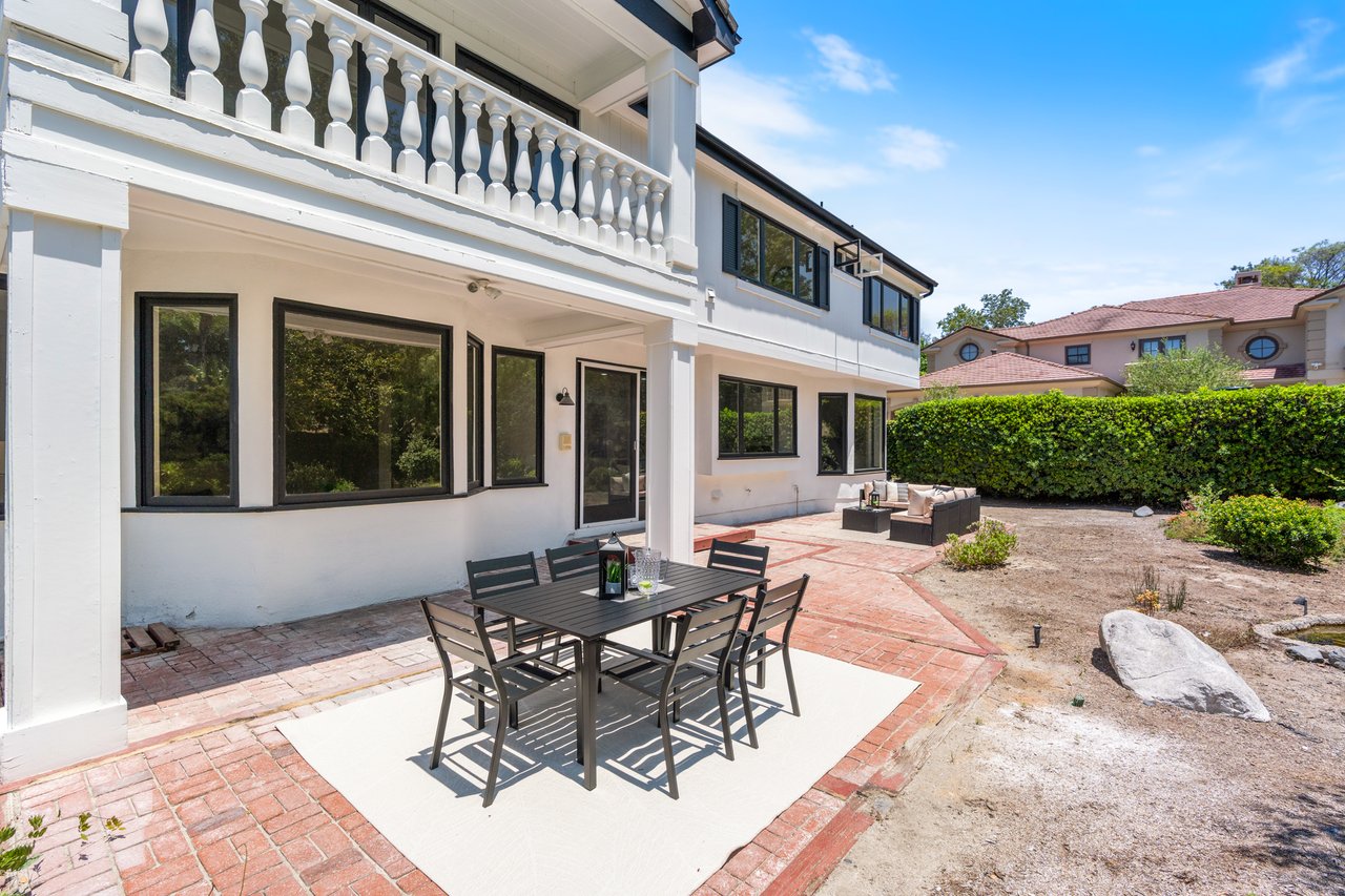 20 Meadow Wood Drive