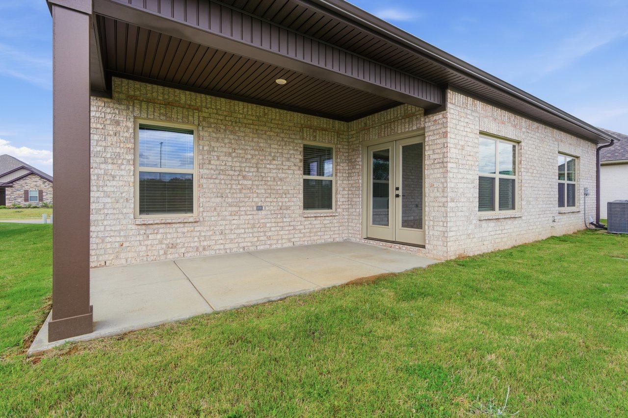 New Market New Build! Move-In Special!