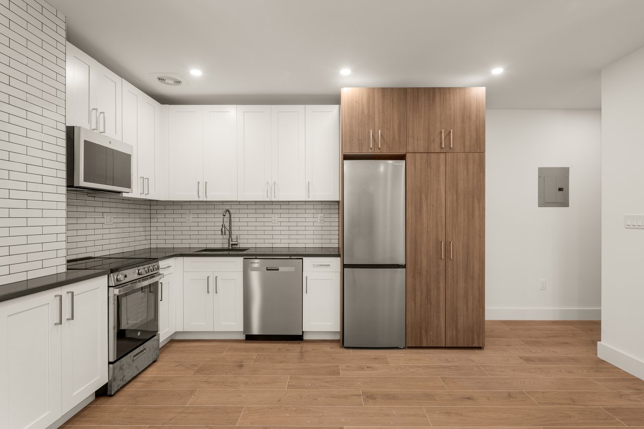 76 Clinton Ave