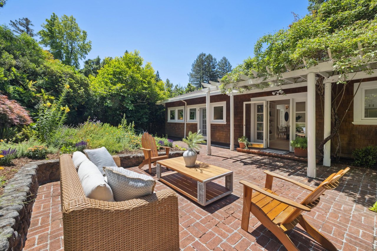 Single Story Charmer in Coveted Flats of Ross