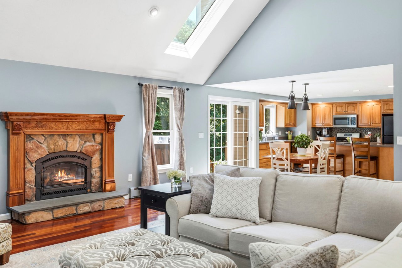 House Tour in 22 Seconds 4 BD / 2.5 BA