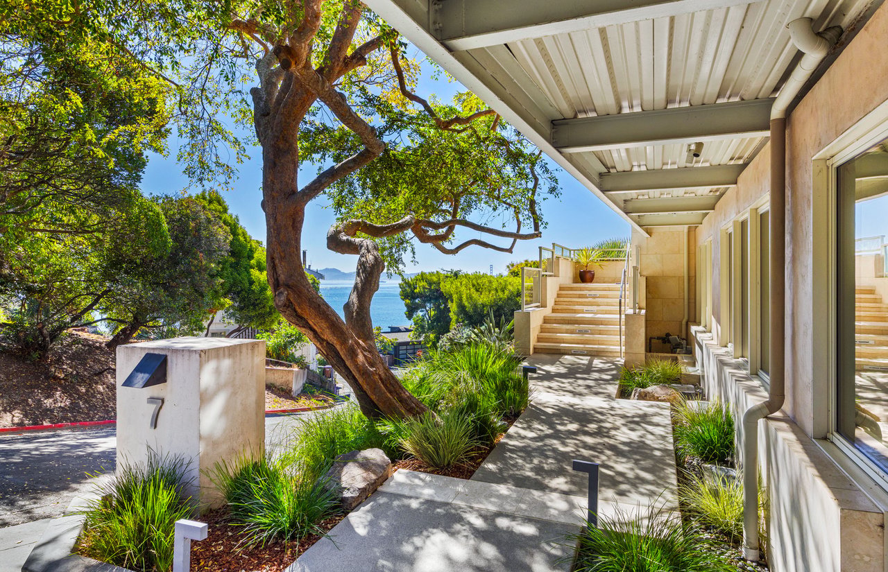 Dramatic Contemporary Architecture and Golden Gate Bridge Views
