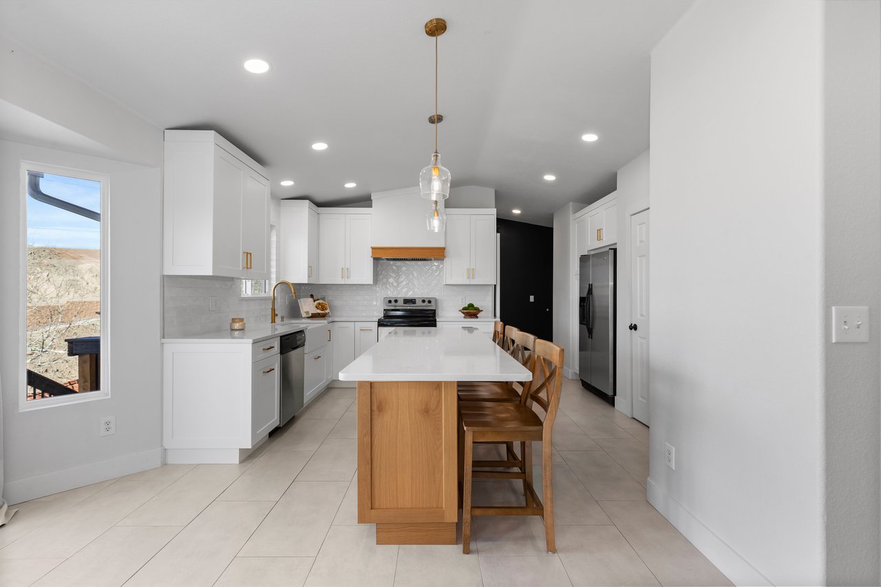 10885 Longs Peak Lane