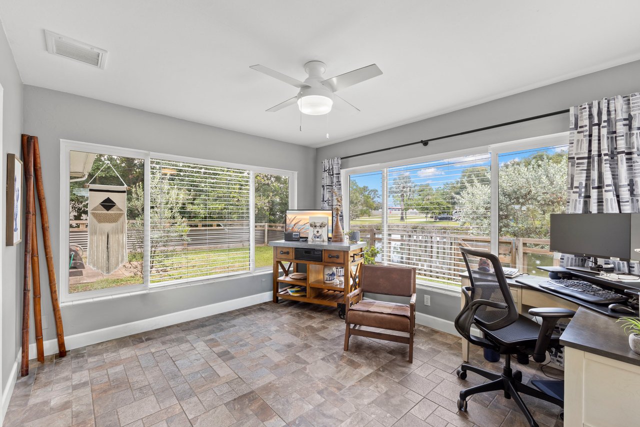 805 Wellington Dr 