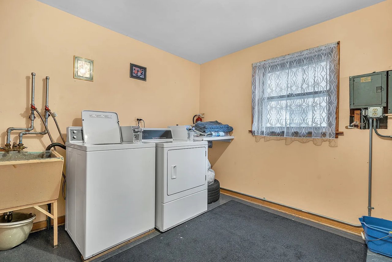 6048 W 79th Street, Burbank, IL