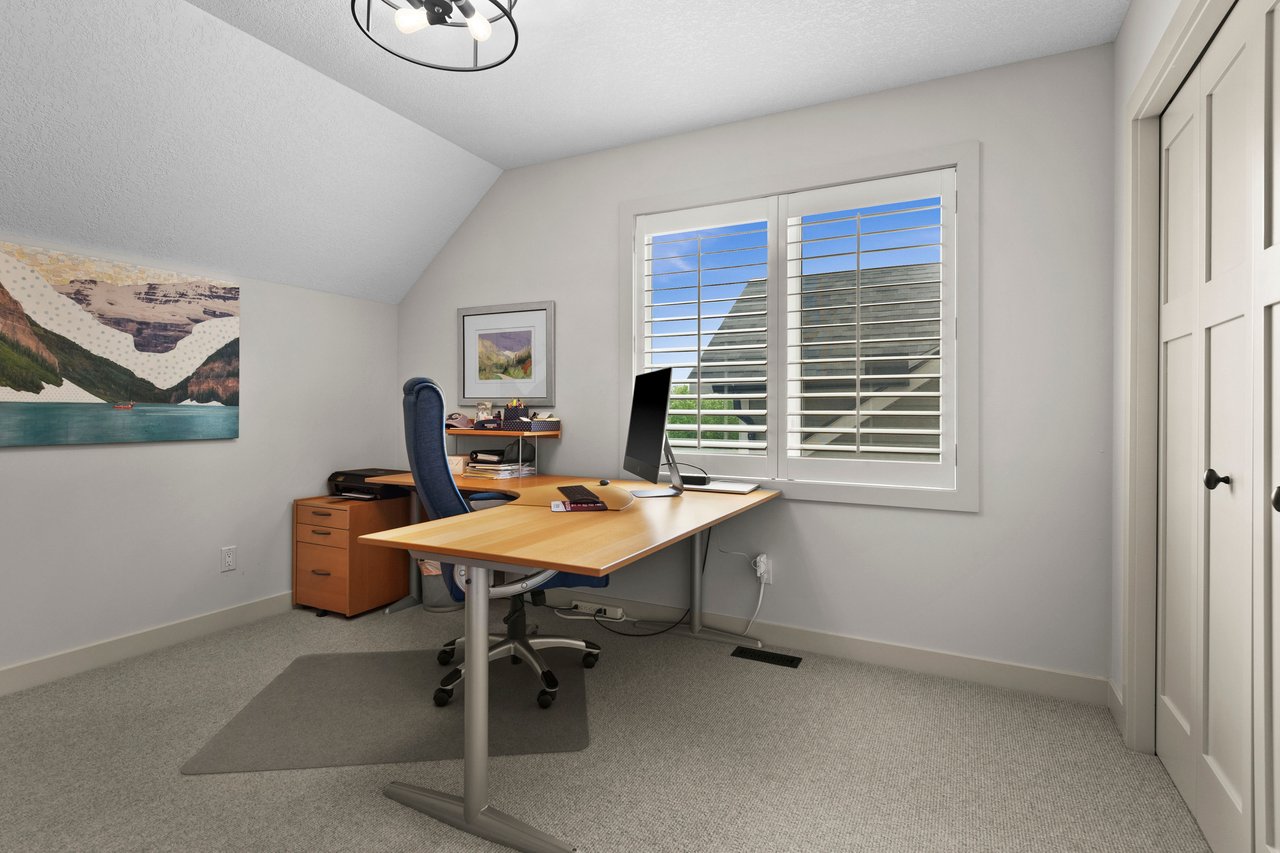 35 Tusslewood Drive NW