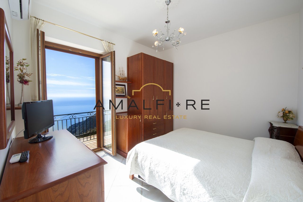 B&B With Swimming Pool and Garden in Scala