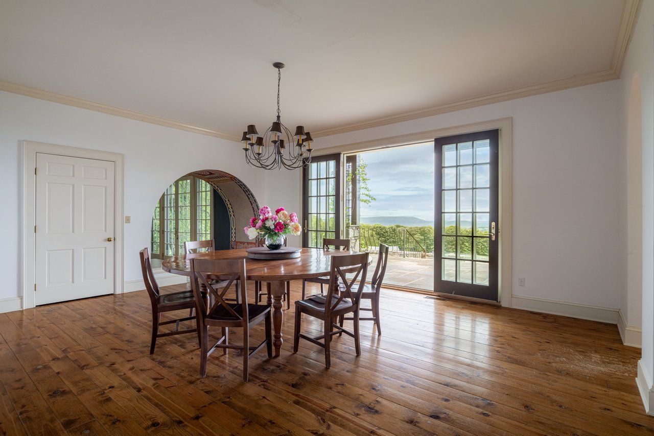 26 Mountain Farm Road 