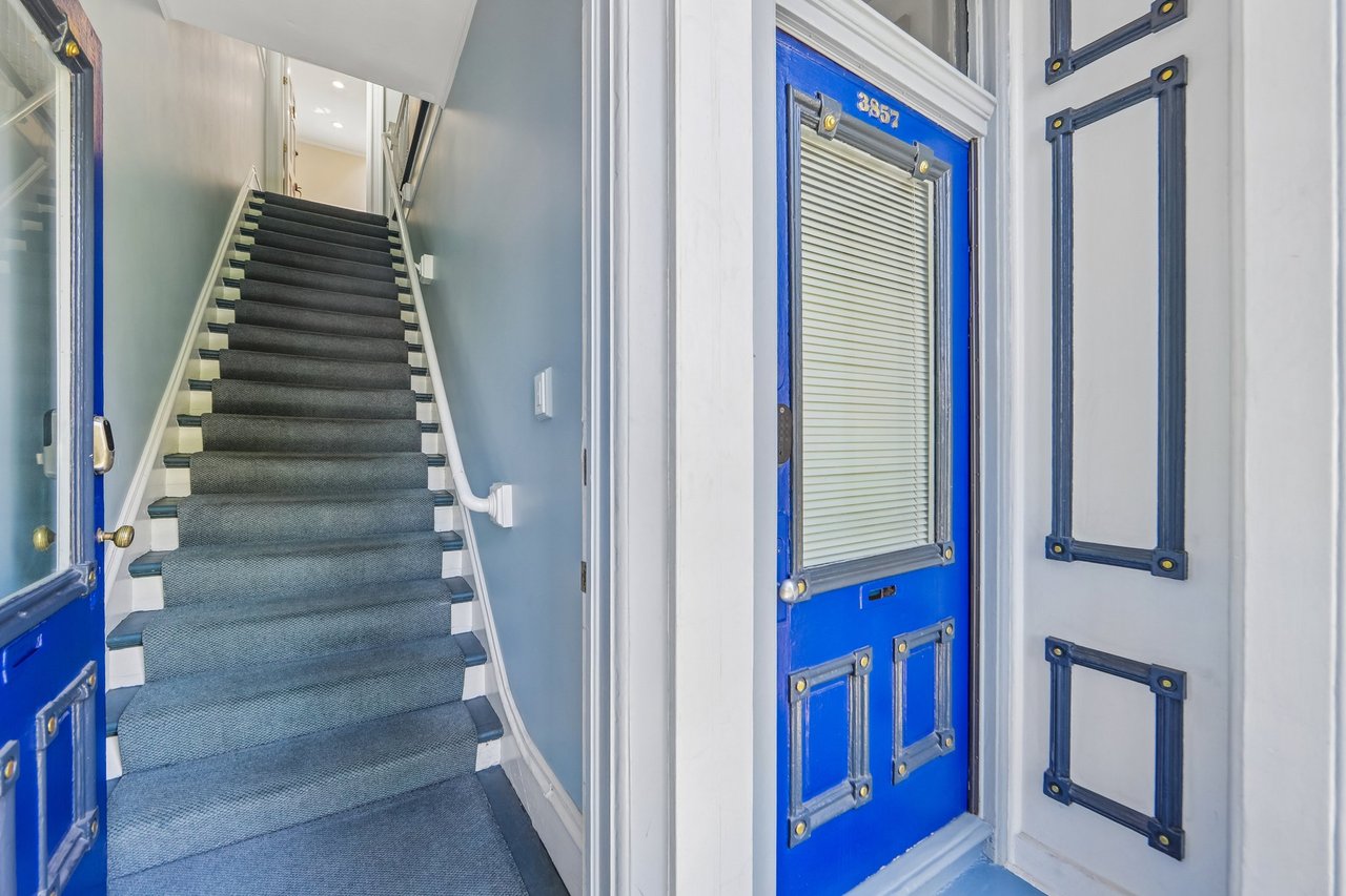 3855-A 18th Street