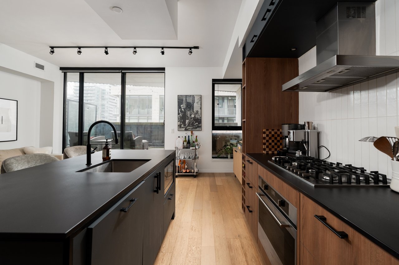 302-41 Dovercourt Rd