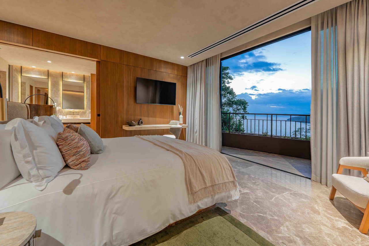 WALDORF ASTORIA RESIDENCES