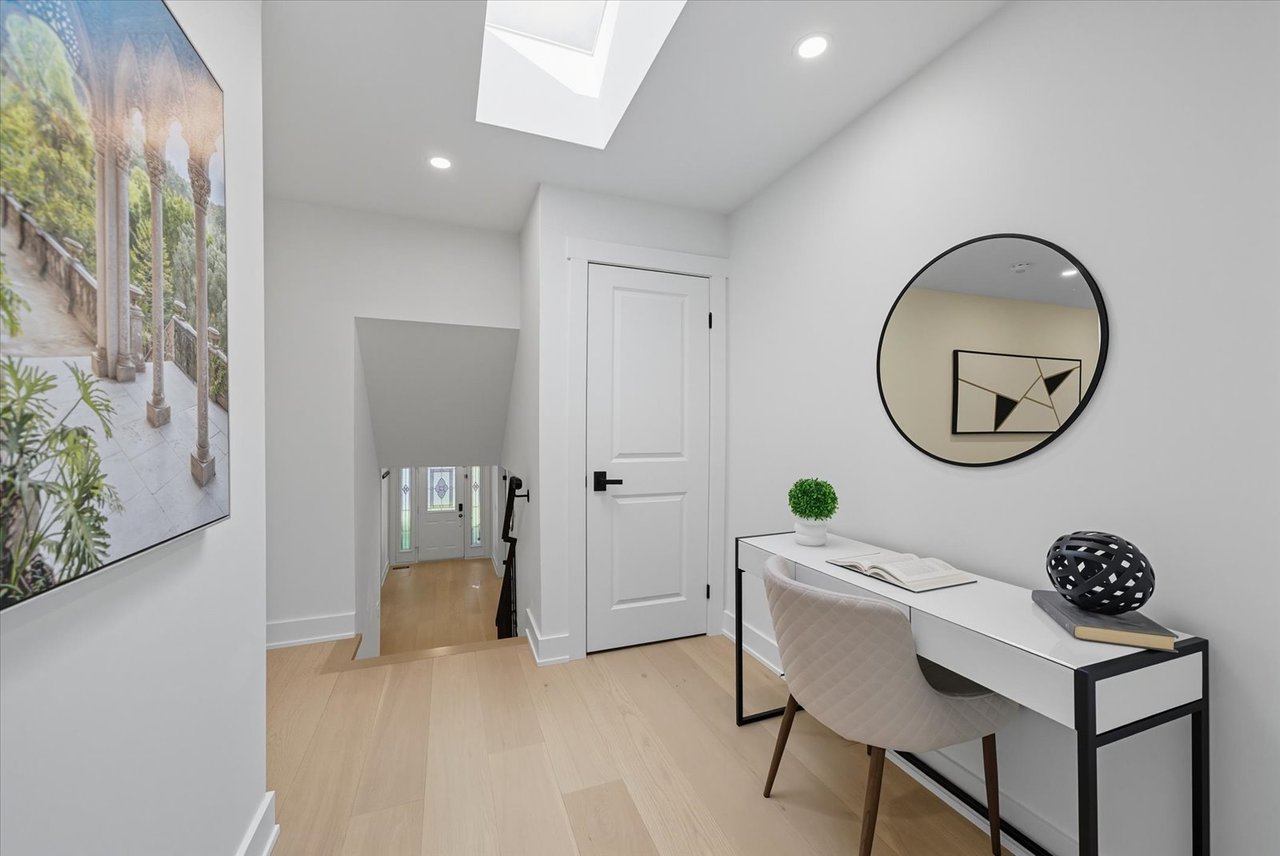 11 Avondale Cres 