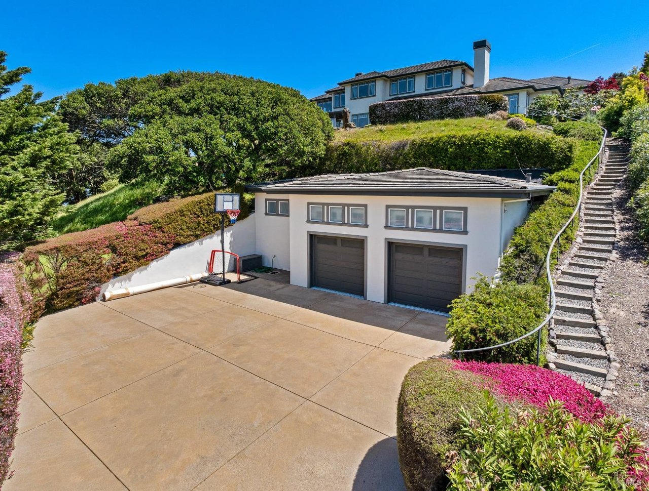 205 Taylor Rd