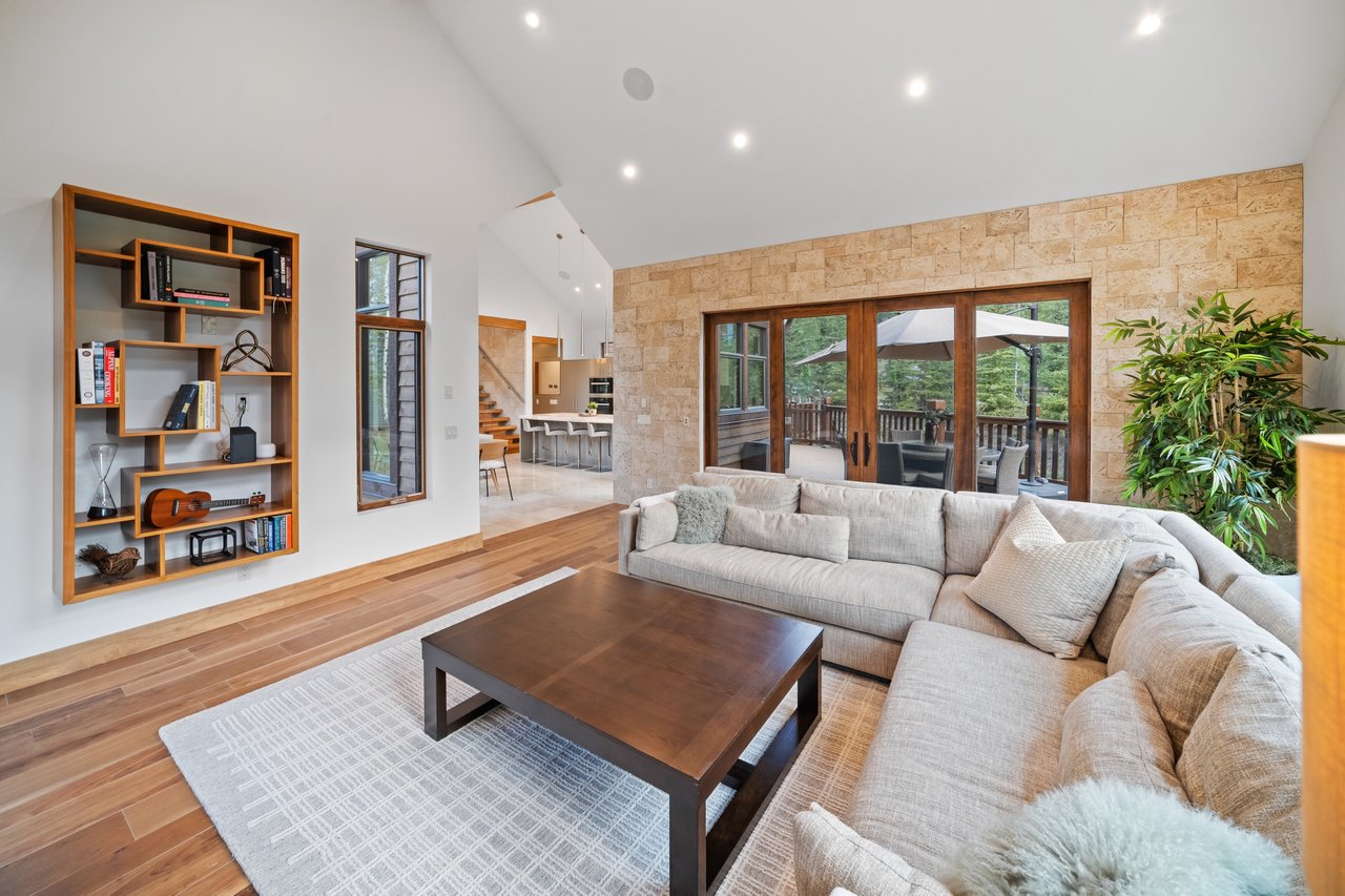 Refined Mountain Living at Cairns Landing