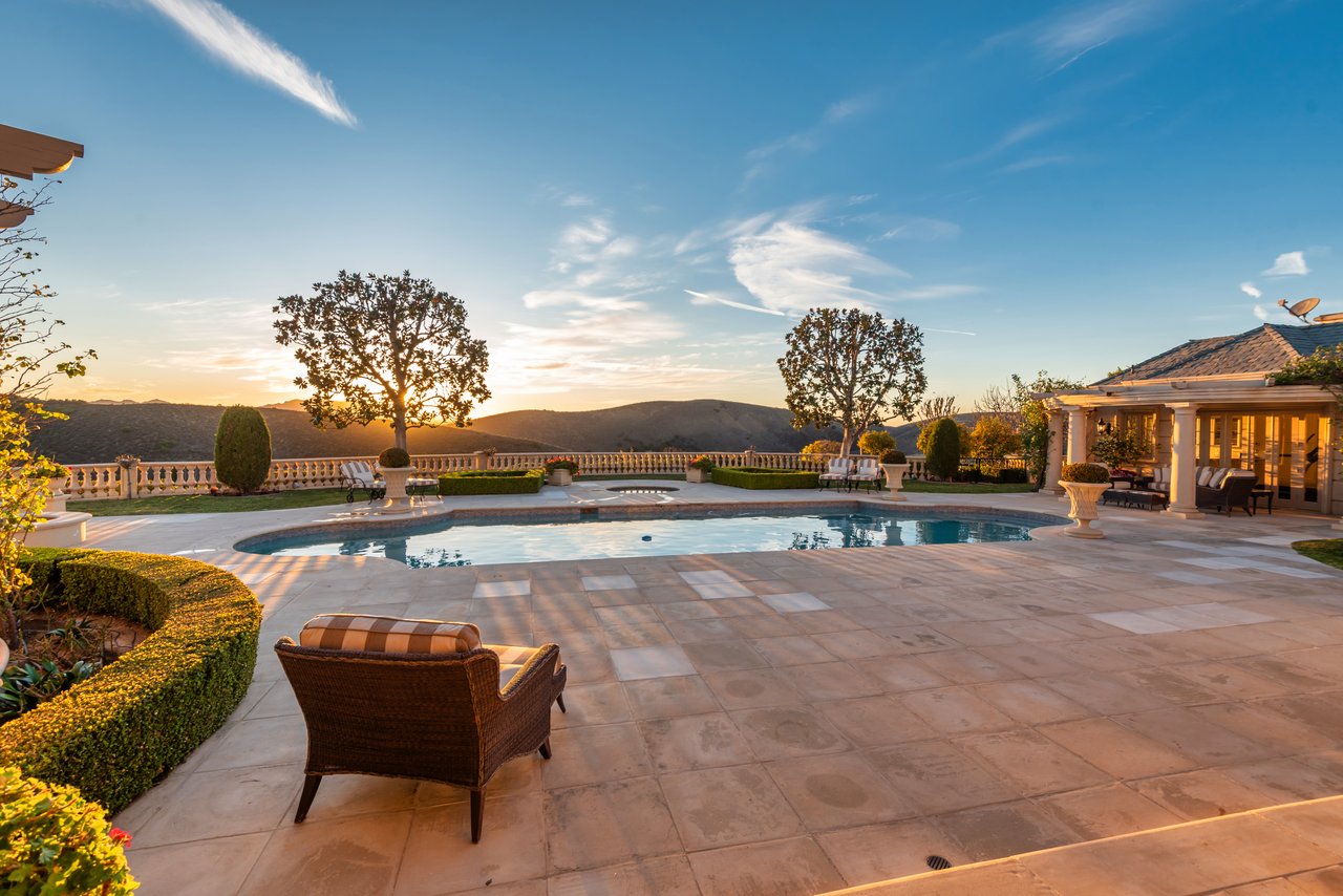 996 Vista Ridge Lane