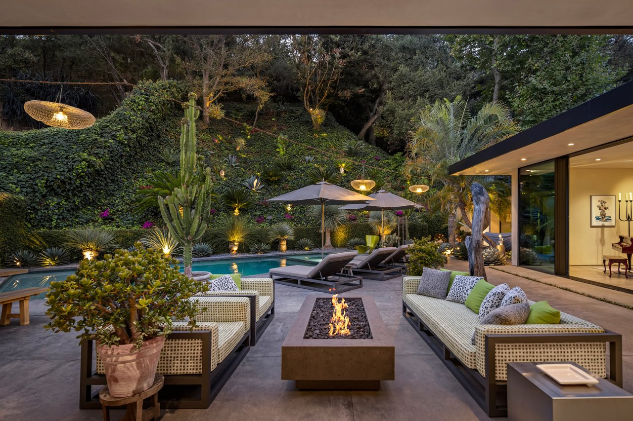 1087 Moraga Dr, Bel Air