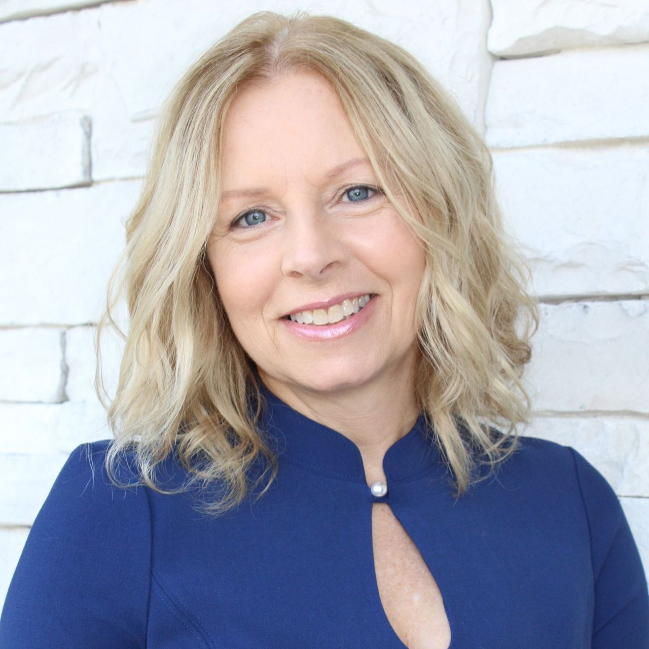 Cindy Dunn Lancaster, PA Real Estate Agent Headshot