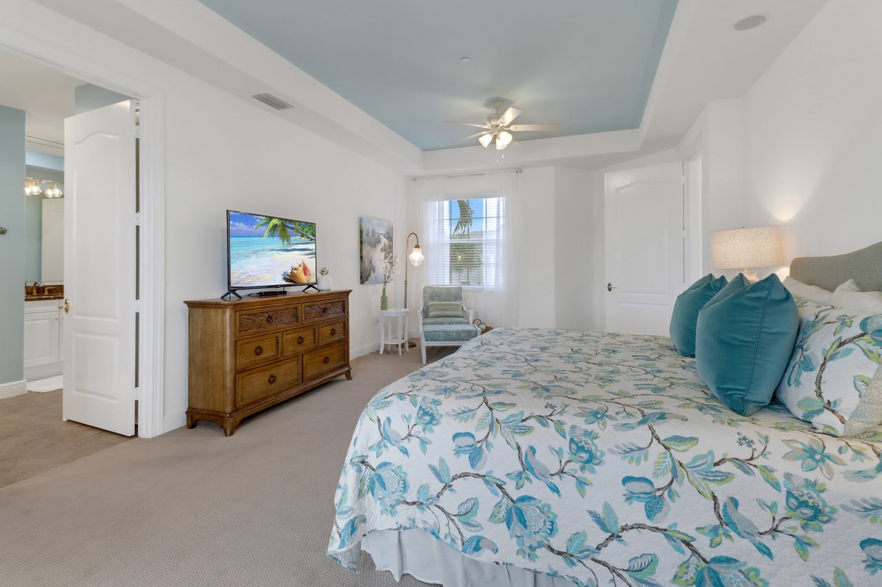 562 Avellino Isles CIR # 201
