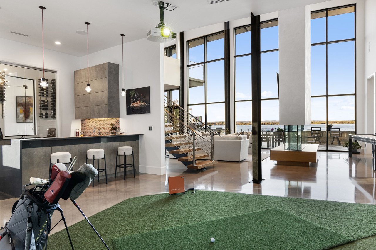 402 Lighthouse Drive