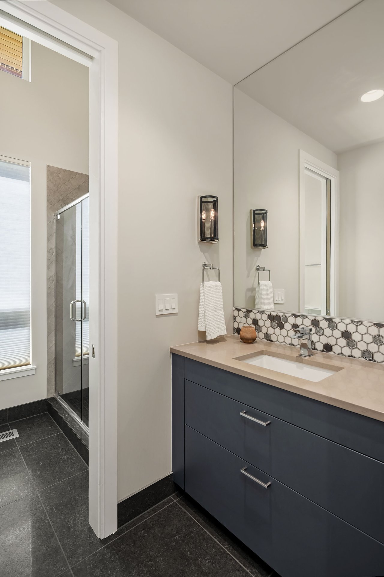 8270 SE 31st Street, Mercer Island