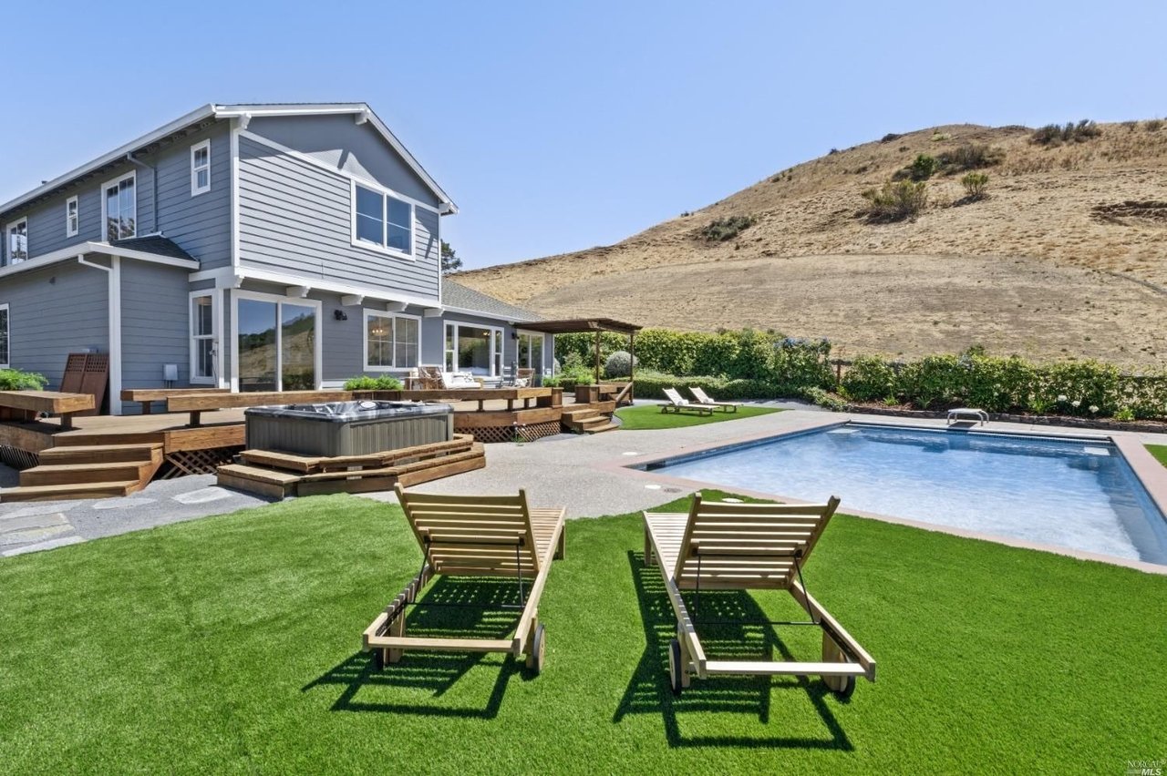 72 Montevideo Way
