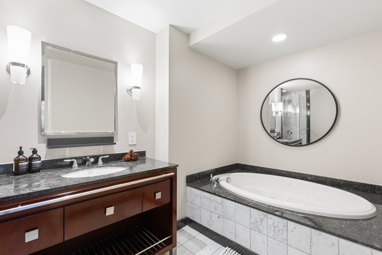 2700 Las Vegas Boulevard 2303