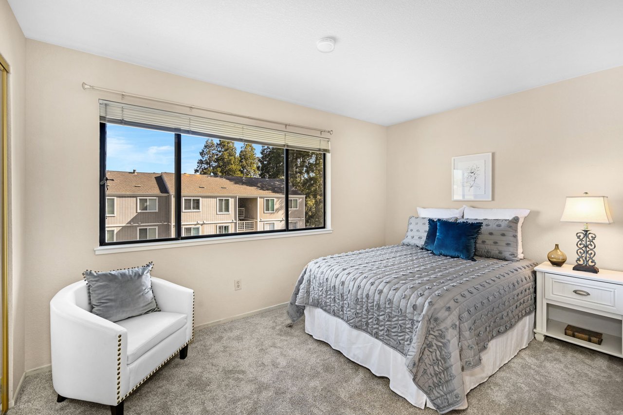 2677 Oak Rd. #202, Walnut Creek
