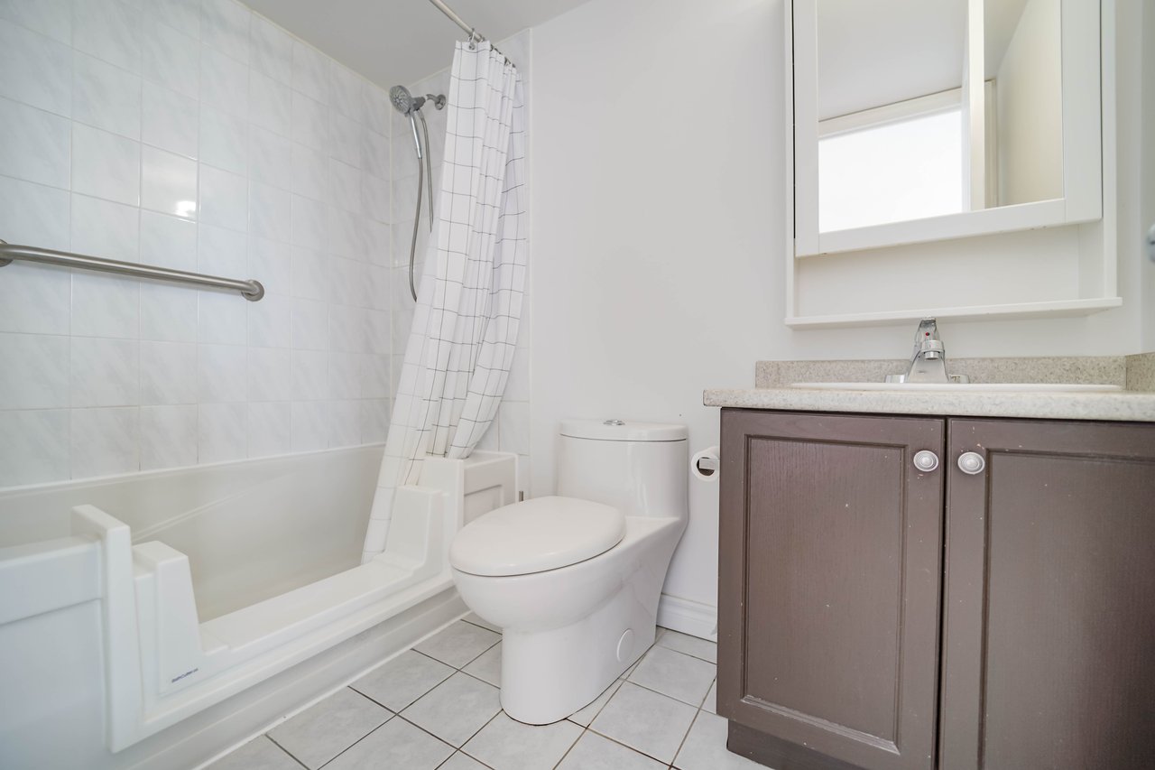 2772 Keele St 303