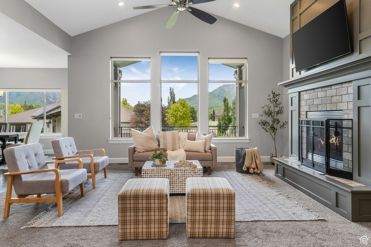 6035 Hidden Valley Rd