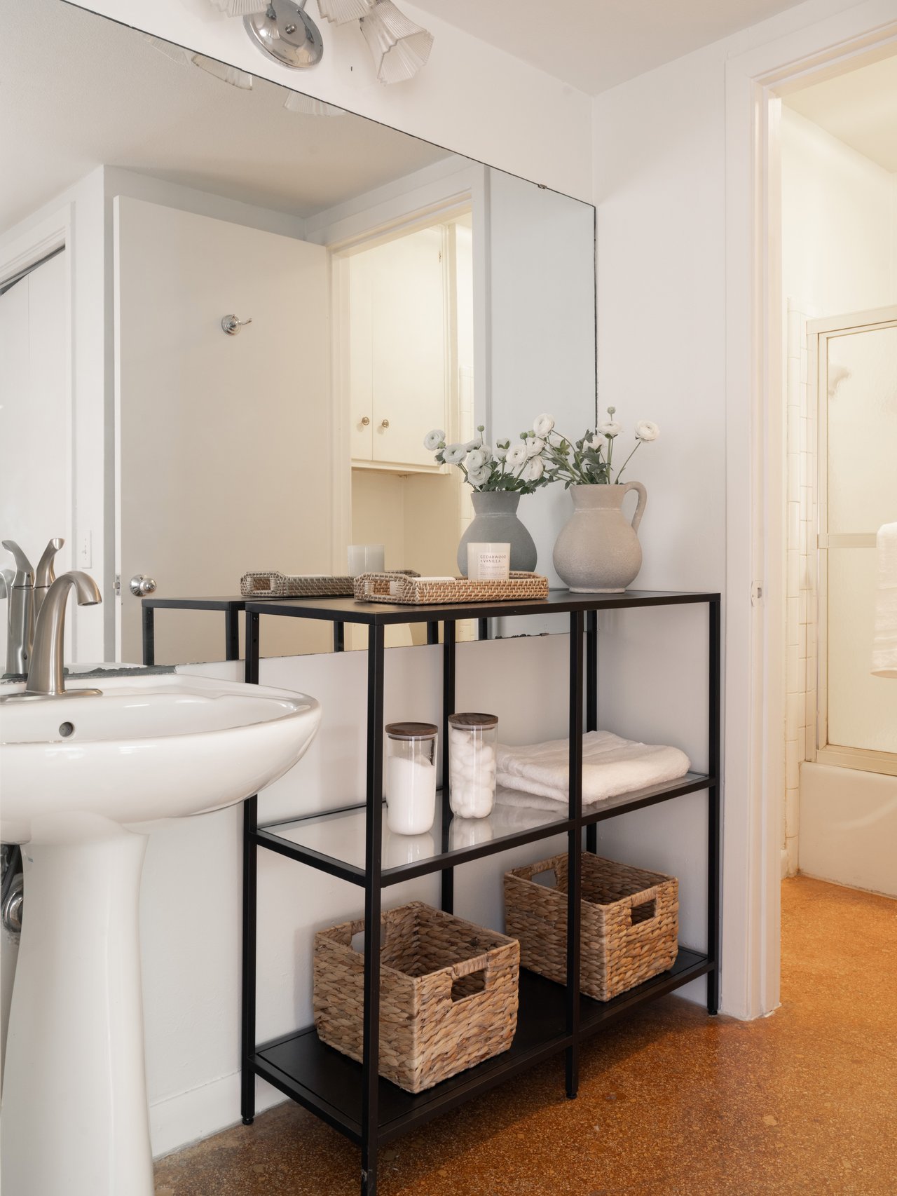 TARRYTOWN LOCK & LEAVE