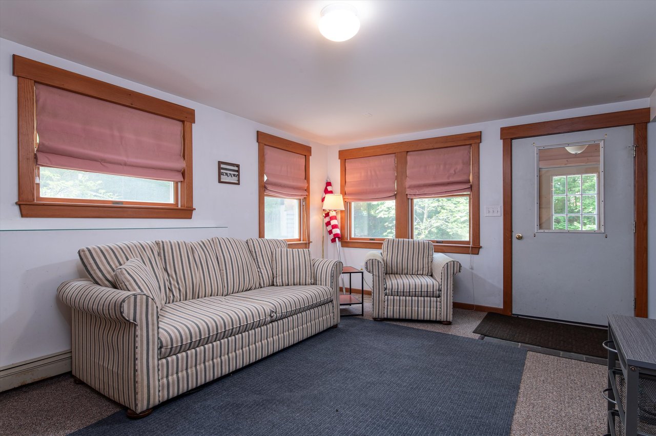 7 Carpenters Point Rd