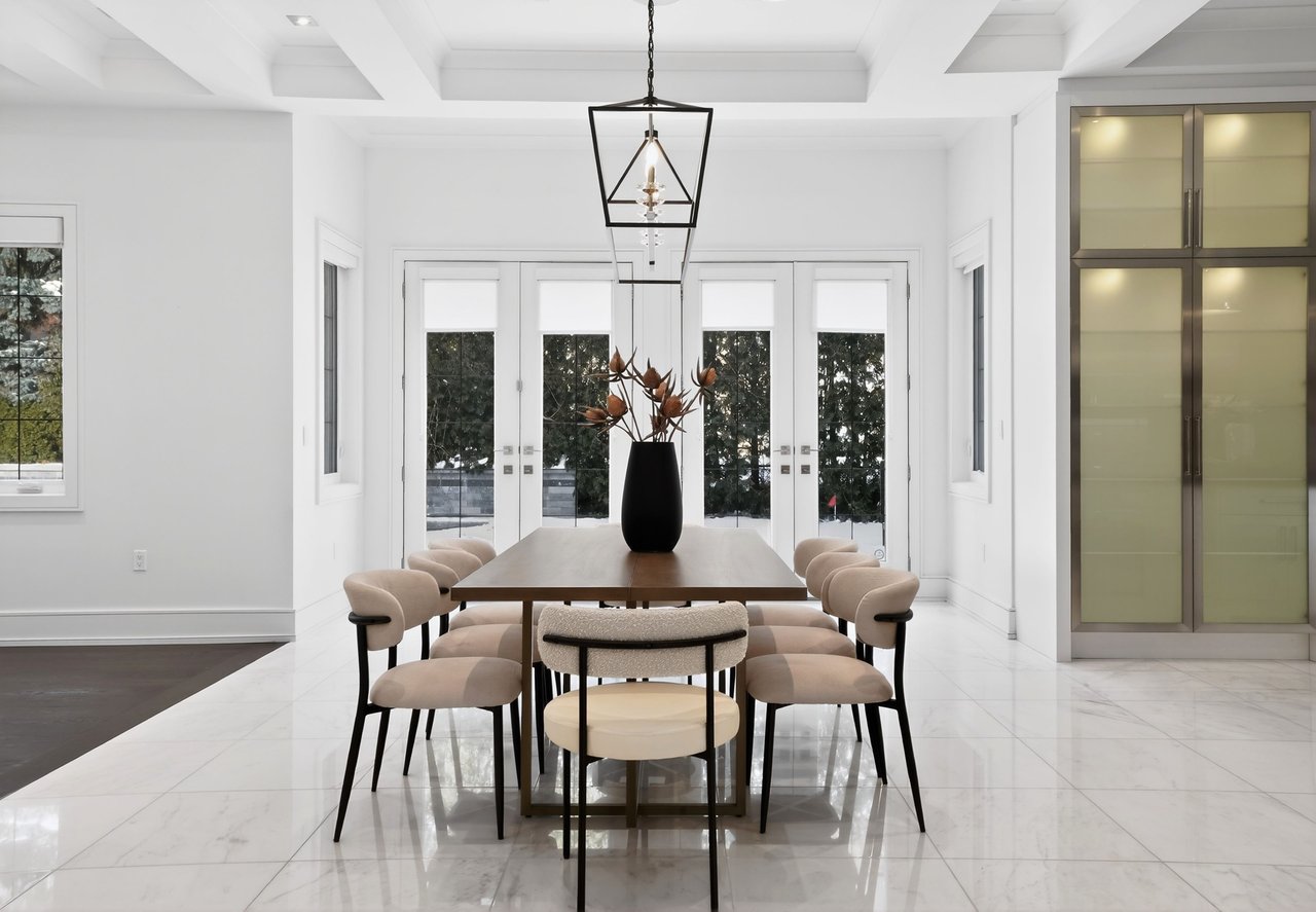 Located In The Prestigious St. Andrew-Windfields