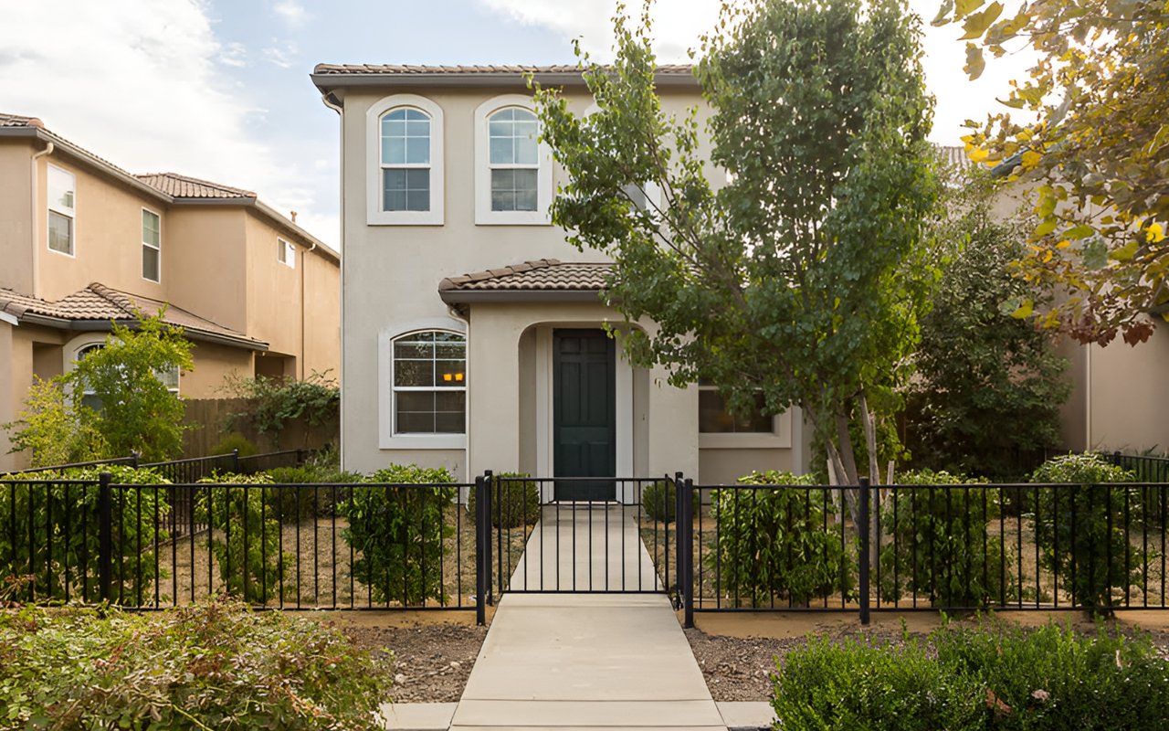 Just Listed! Gorgeous West Sacramento Home