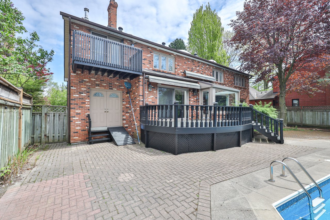 108 Whittington Place, Oakville
