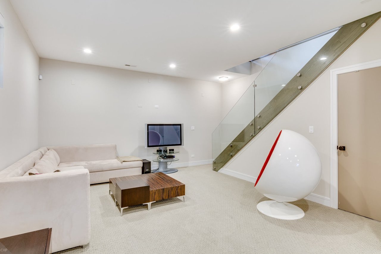 2107 West Race Ave | $1,050,000