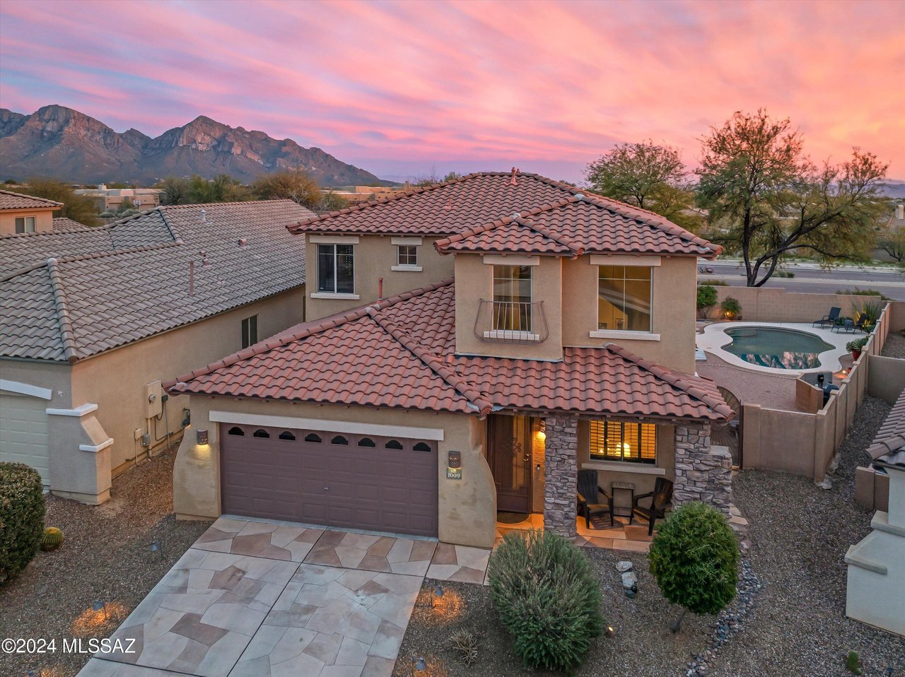 1009 W Leatherleaf Dr