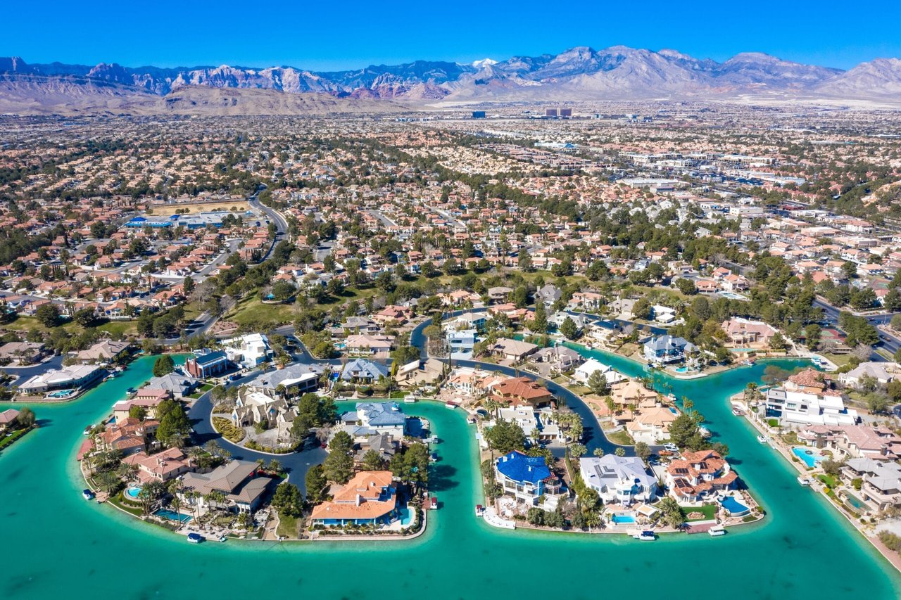 Lakes Estates