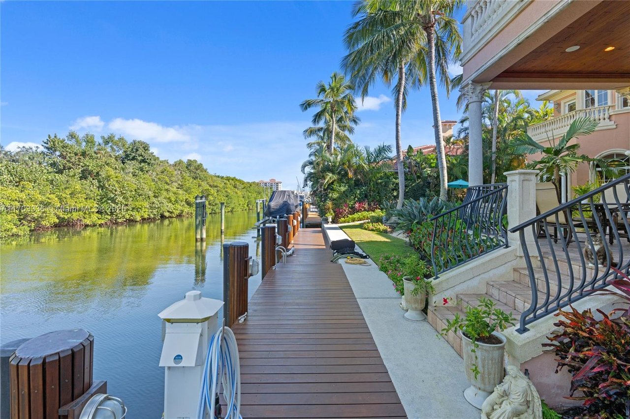 833 Harbour Isle Place North Palm Beach