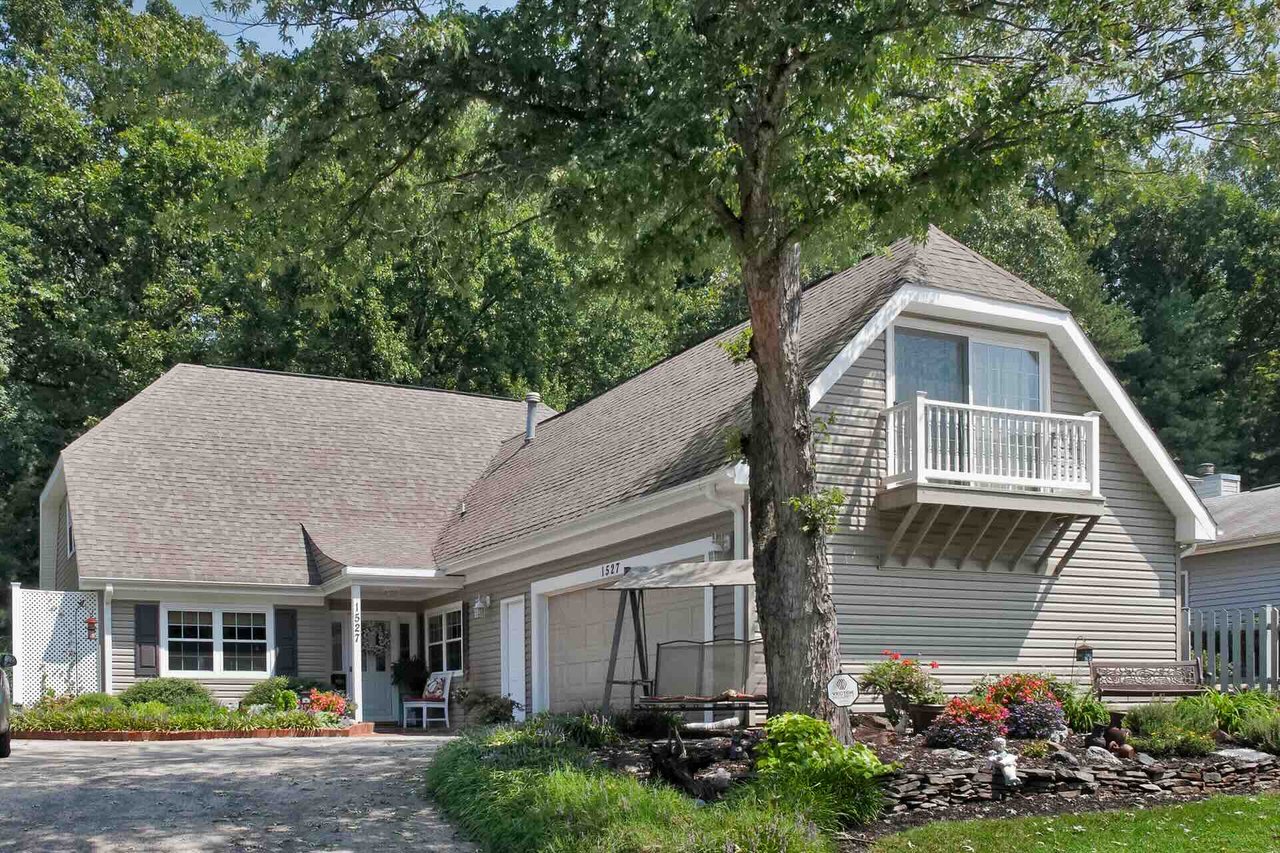 Four Seasons (Charlottesville)