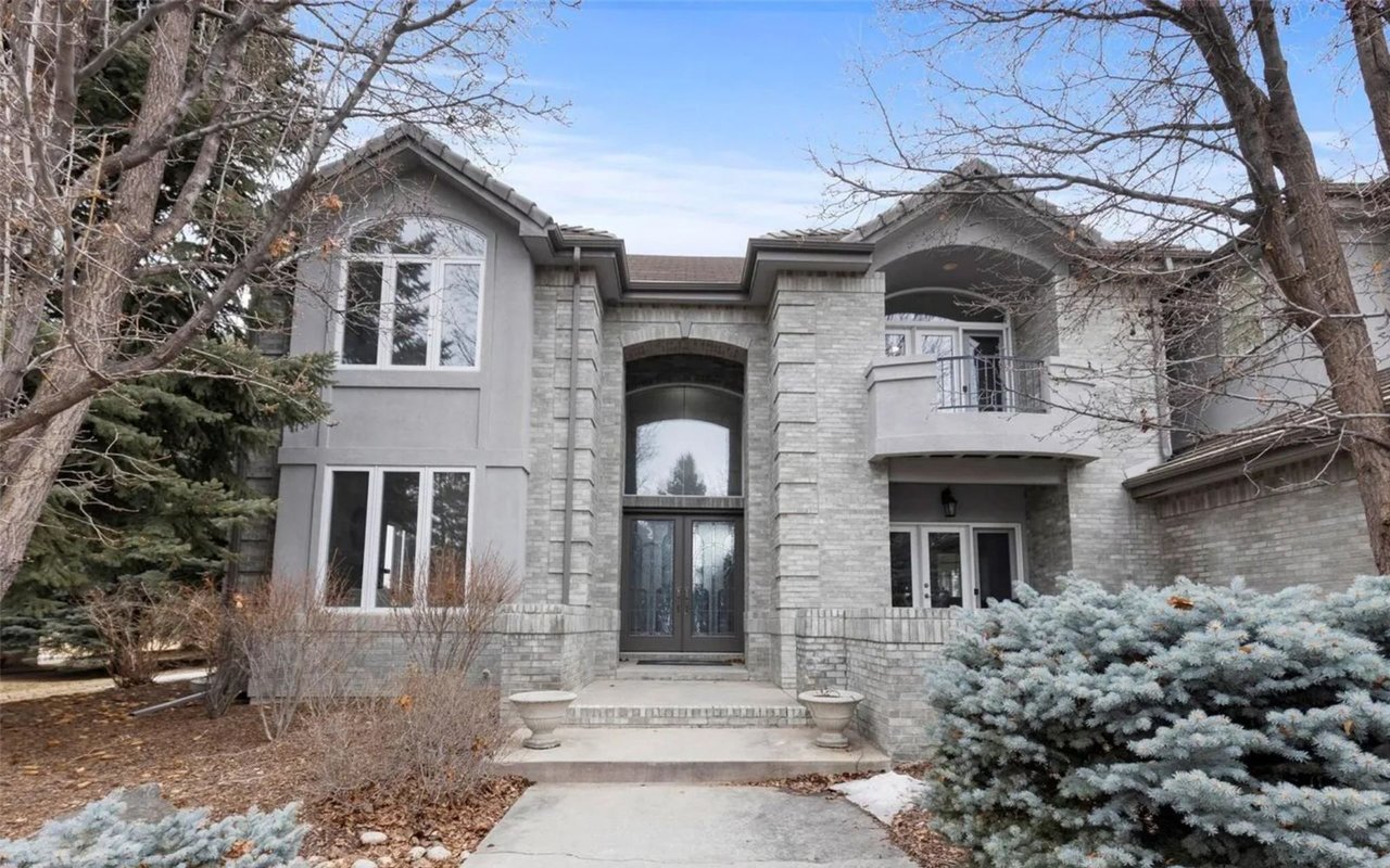 4 Glenmoor Cir