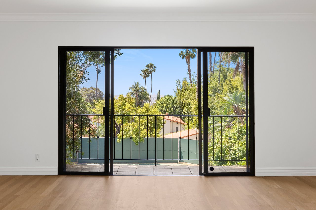 1121 La Collina Drive