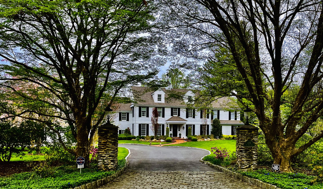 1115 Red Rose Lane 