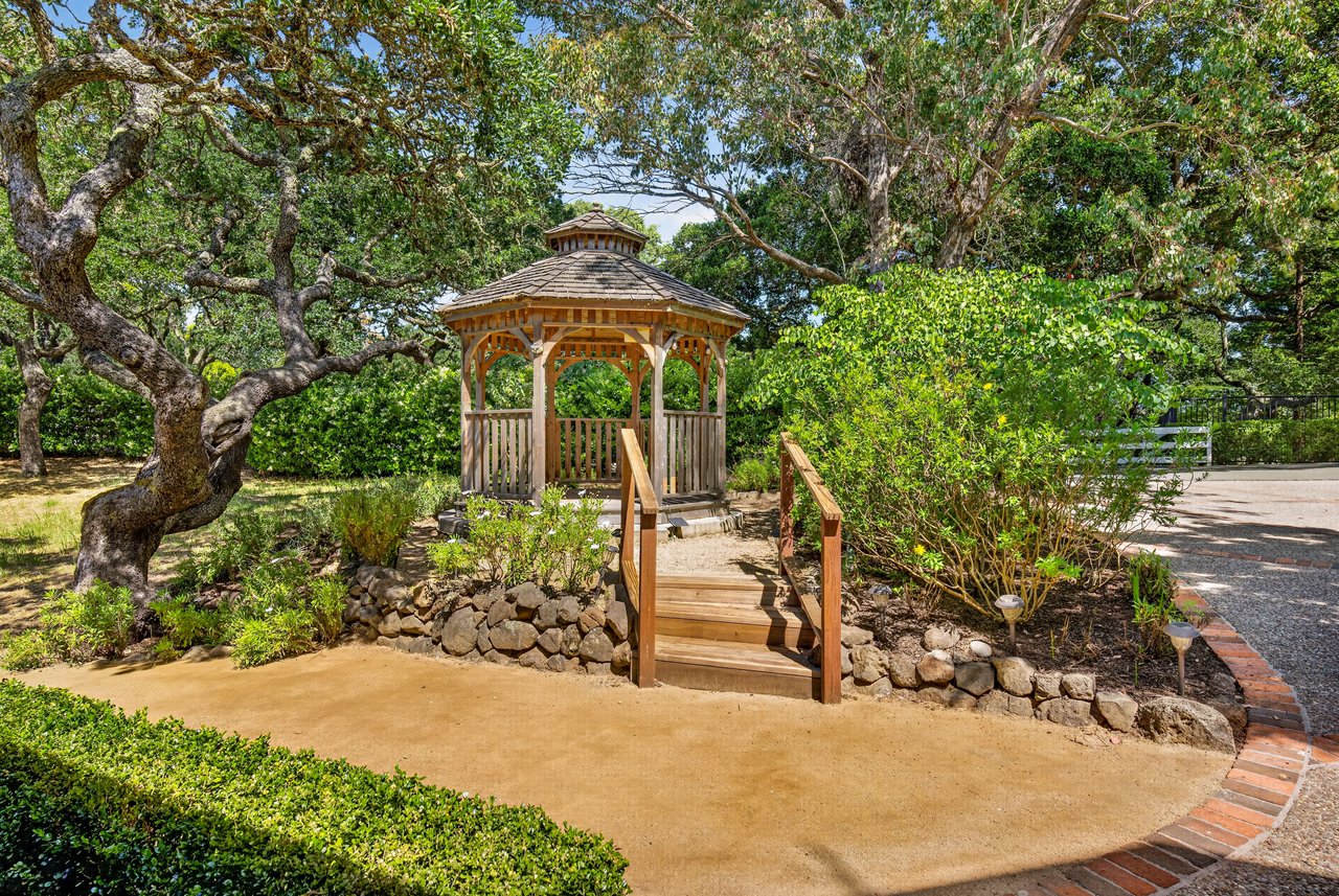 Expansive & Private Novato Estate